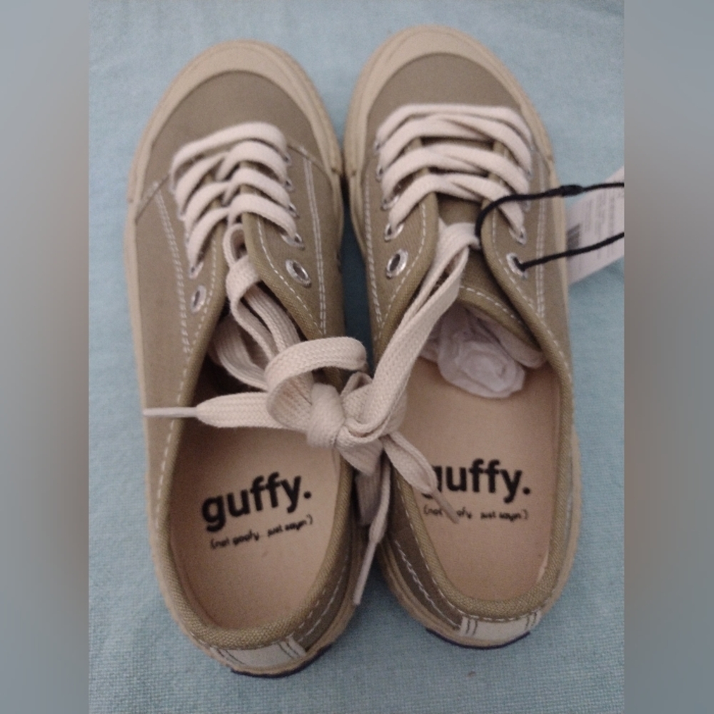 *NWT* Ladies Guffy Sneakers in Khaki